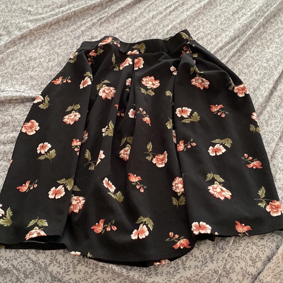 Floral Midi Skirt - Picture 2 of 3